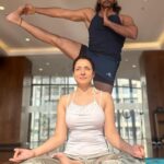 Karanvir Bohra Instagram - Just keep it cool and practice #yoga everyday @simplekaul #asanas4radiance by #karanvirbohra #kvb