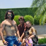 Karanvir Bohra Instagram - Thank you @radissonblumumbaiairport for your wonderful hospitality @madhu.hariom @mbohra56 and @twinbabydiaries loved it