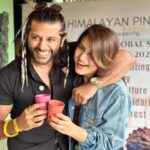 Karanvir Bohra Instagram - Snippets from our press conference that happened in Dharamshala for @himalayanpineco . What a delight to be associated with The Himalayan Pine Company’s initiative, a company that makes sustainable products from pine needles which are collected from the Himalayan forests. They not only promote the use of non-plastic, sustainable & biodegradable , reusable-washable products but also help the environment in controlling forest fires which can be caused by pine needles. What an eye opener this whole initiative has been for me & @karanvirbohra . It was such an honor to meet & promote this cause with his excellency @freddysvane The Ambassador of Denmark, @bharatrjoshi a well known author and Director of Associated Containers Ltd & @atul_wassan , the famed cricketer. #himalyanpineco #sustainability #sustainable #environment #friendly #biodegradable #sustainableproducts