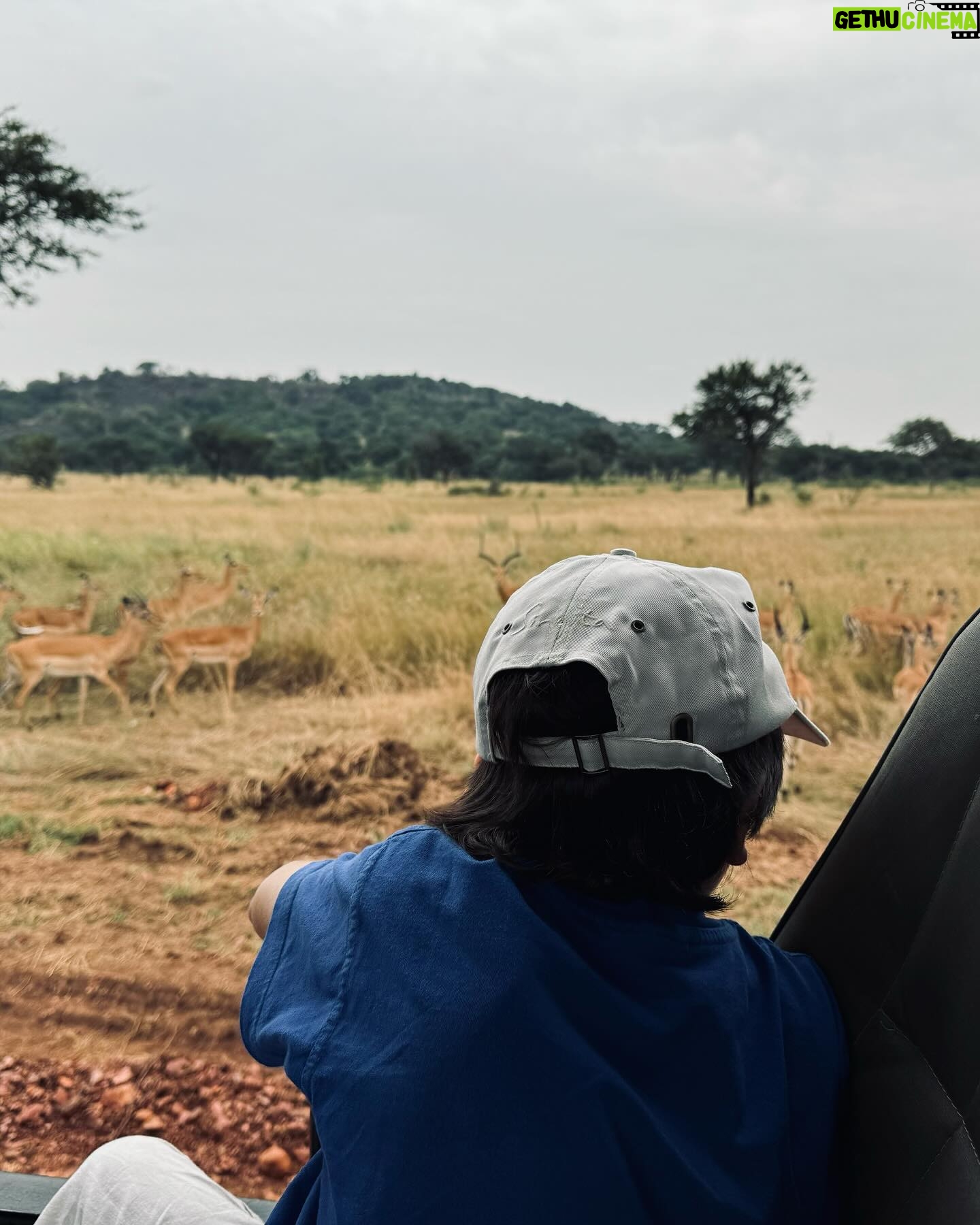Kareena Kapoor Instagram - SAVANNA GIRL AND BOY❤️ TANZANIA 2024❤️🌈