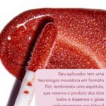 Karen Bachini Instagram - Tudo sobre meu gloss @karenbachinibeauty 🥰🩷 Quem aí também é apaixonadx por ele?! Ah, e tá rolando promoção no site da @karenbachinibeauty nesse mês do beijo - na compra de dois batons, vocês ganham um tattoo gloss, até dia 14/04 💕