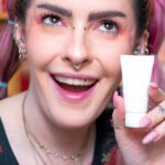Karen Bachini Instagram – Hablando mais um pouquinho sobre nossa baseeee 💖 Não vejo a hora de vocês também testarem! @karenbachinibeauty