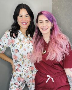 Karen Bachini Instagram - Mais um certificado para a conta @nataliabeauty @nataliabeauty.university 💖💖💖 Dessa vez fiz o curso de técnica avançada do Flow Brows! Ameeeeei a experiência e agora posso continuar fazendo belíssimas sobrancelhas por aí! 🤣🫶🫶