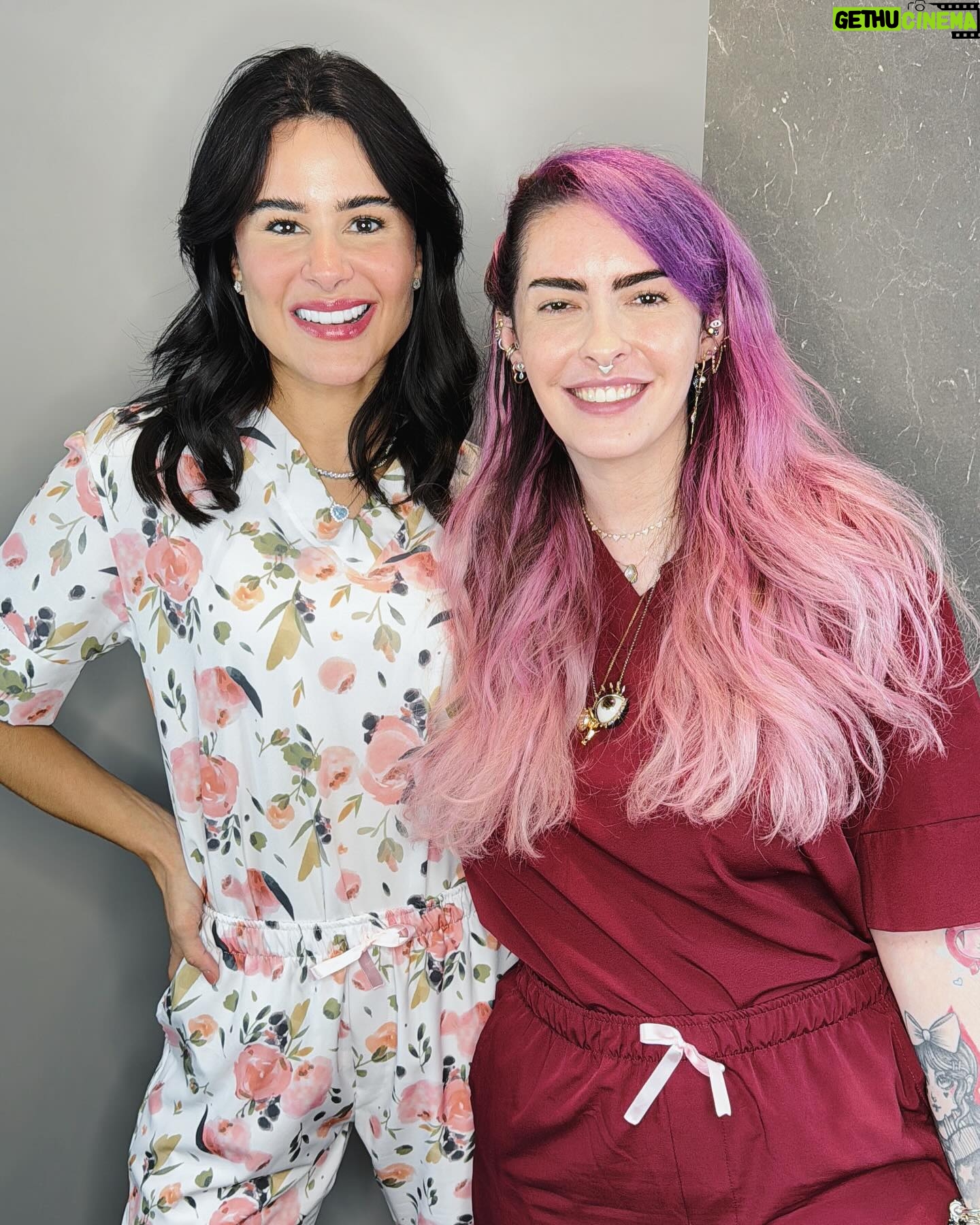 Karen Bachini - 33.1K Likes - Mais um certificado para a conta @nataliabeauty @nataliabeauty.university 💖💖💖 Dessa vez fiz o curso de técnica avançada do Flow Brows! Ameeeeei a experiência e agora posso continuar fazendo belíssimas sobrancelhas por aí! 🤣🫶🫶