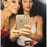 Karen Doggenweiler Instagram - Feliz cumpleaños mi querida @linachiuminatto 🎈 Que cada año traiga las más lindas noticias siempre para ti amiga linda… Los trabajos más entretenidos, harta salud y mucho mucho amor 🧡 Gracias por compartir conmigo cada día, cada desafío y cada momento de mi vida, con todo tu talento único y tu cariño. Lo mejor del mundo junto a mis queridos Andrú y Guille! Te adoro siempre amiga linda y vamos por mas 🫶🏻 #FelizCumpleaños