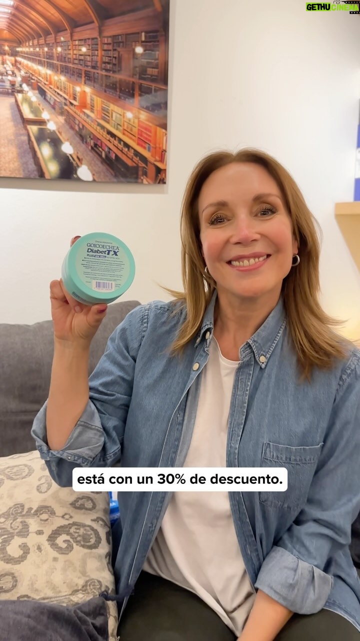 Karen Doggenweiler Instagram - El mejor aliado para las pieles resecas, Goicoechea Diabet Tx 10% Urea 🙌🏻 - Hidrata inmediatamente la piel en profundidad y mejora su textura dejándola más suave - Favorece el proceso de regeneración de la piel y la elasticidad. - Repara intensamente la resequedad más extrema en 1 sola aplicación Durante el mes de noviembre todo Goicoechea Diabet TX está con un 30% de descuento en @salcobrandcl Y con mi código: KARENDIABETTX, tienen despacho gratis en compras sobre $9.990 #Goicoechea #Diabettx #Publicidad