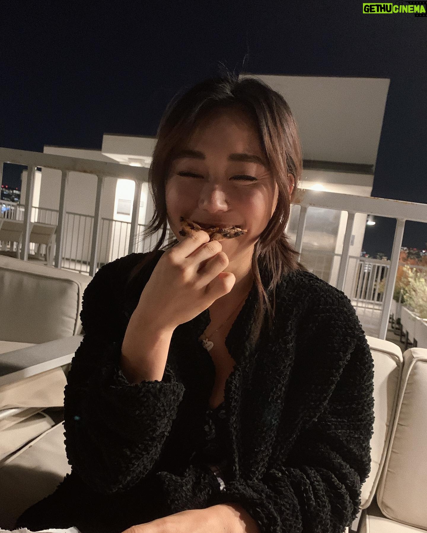 Karen Fukuhara Instagram - This is a post dedicated to pizza 🍕