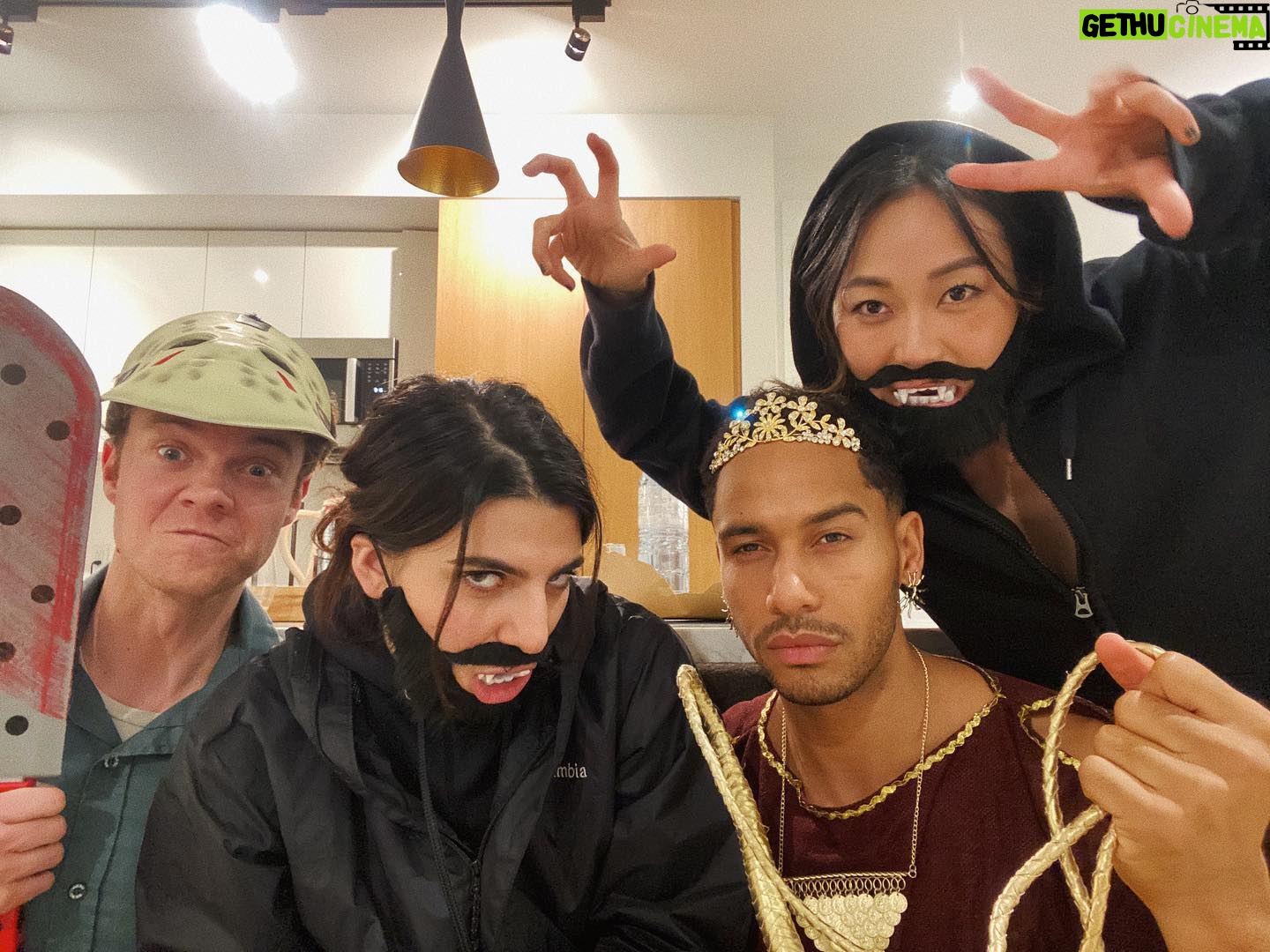 Karen Fukuhara Instagram - Happy Halloween from our family to yours🎃👻