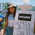 Karen Fukuhara Instagram - Congrats to the WGA 🎉 Thank you @miglovin for the pic! @wgastrikeunite @wgawest @wgaeast