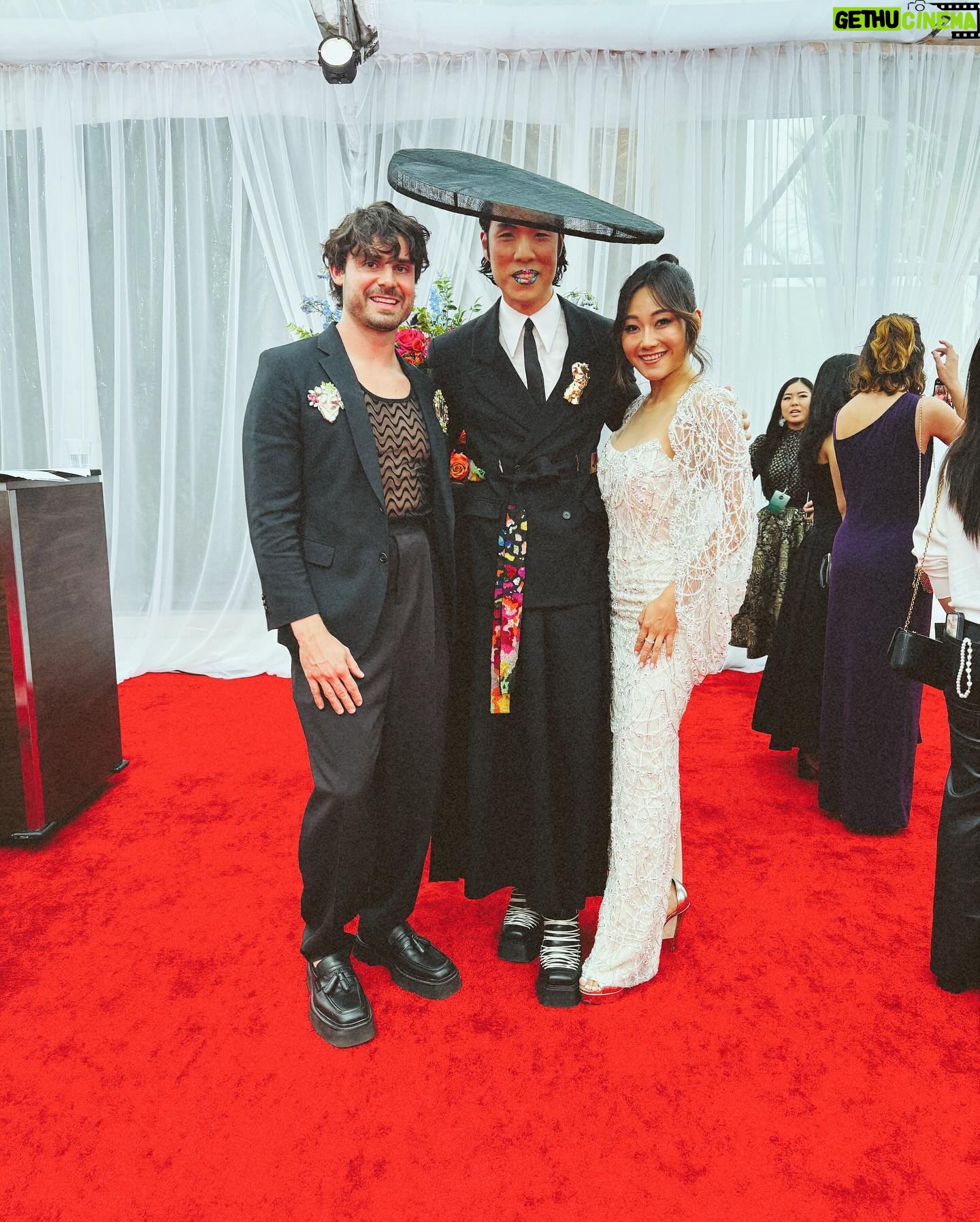 Karen Fukuhara Instagram - When I was asked to present the Global Groundbreaker award this year, I was shocked to find out I would be handing the award to a childhood friend I have not seen in over a decade. @mackenyu & I began our martial arts journey in karate class together - we’d train multiple times a week and cheer each other on at tournaments. (Shout out to Hasegawa-sensei) With my mom teaching him piano, our brothers being in the same grade and all attending Japanese school together, I guess our lives were intertwined more so than I thought. I lost touch with him after leaving for college, but have been cheering him on as he established his career in Japan, and now here in Hollywood. I was so SO proud to see him shine center stage last night accepting his award. Another shocking thing was when I found out 2 days ago that I’d be presenting the award with @atsukocomedy - who is also a childhood friend! My mom would bring me to Atsuko’s house every week when she taught her piano. We’re both Venice alums. Her family babysat my little brother. The first time I saw her comedy special I remember showing my mom clips of it, as well as all of the funny videos she makes with her mother and grandmother. We were both so in awe. Now she’s doing a sold out world tour!! There’s a Japanese word called 「微笑ましい」 (hoho-eh-ma-shii) - a situation/moment that produces a heartwarming smile. That’s how I felt all night. Thank you @unforgettablegala @character.media @asialab.kr @amazonstudios for such a special night. This reunion would not have happened without you!