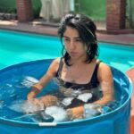 Karen Polinesia Instagram - Misma persona Moods diferentes cada fin de semana Cuál son ustedes?? Festival 🎵😎 Terapia de hielos 🧊 😎