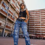 Karen Polinesia Instagram - La dualidad me ha llevado a mantenerme en equilibrio constante… a balancearme de acuerdo a lo que se establece y así poder fluir con mayor plenitud. 💫 Sintiéndome cada vez más cerca de mi verdad y mi corazón 🤍 @hm @heron #publicidad