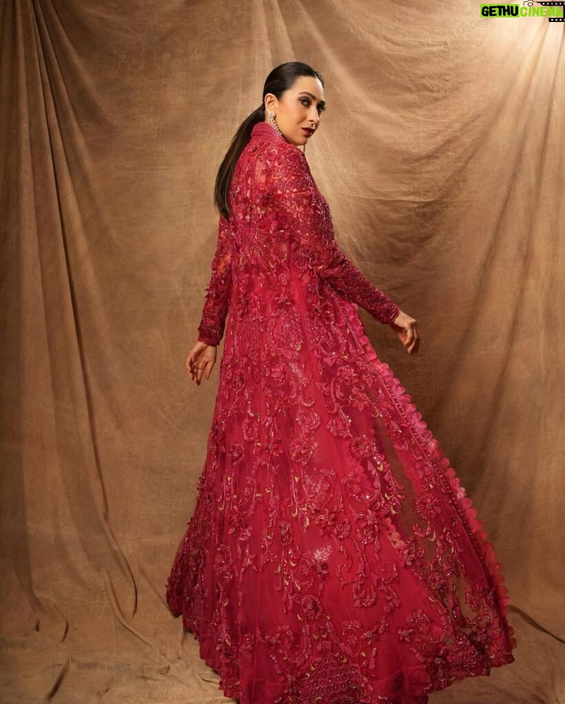 Karisma Kapoor Instagram - Lady in Red 👠
