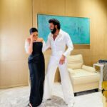 Karisma Kapoor Instagram - Painted the town blue 🩵💎✨ at the opening of the new @tiffanyandco store at @jioworldplaza with my most favourite @ranveersingh 🤗🥰 #TiffanyAndCo #AboutLastNight