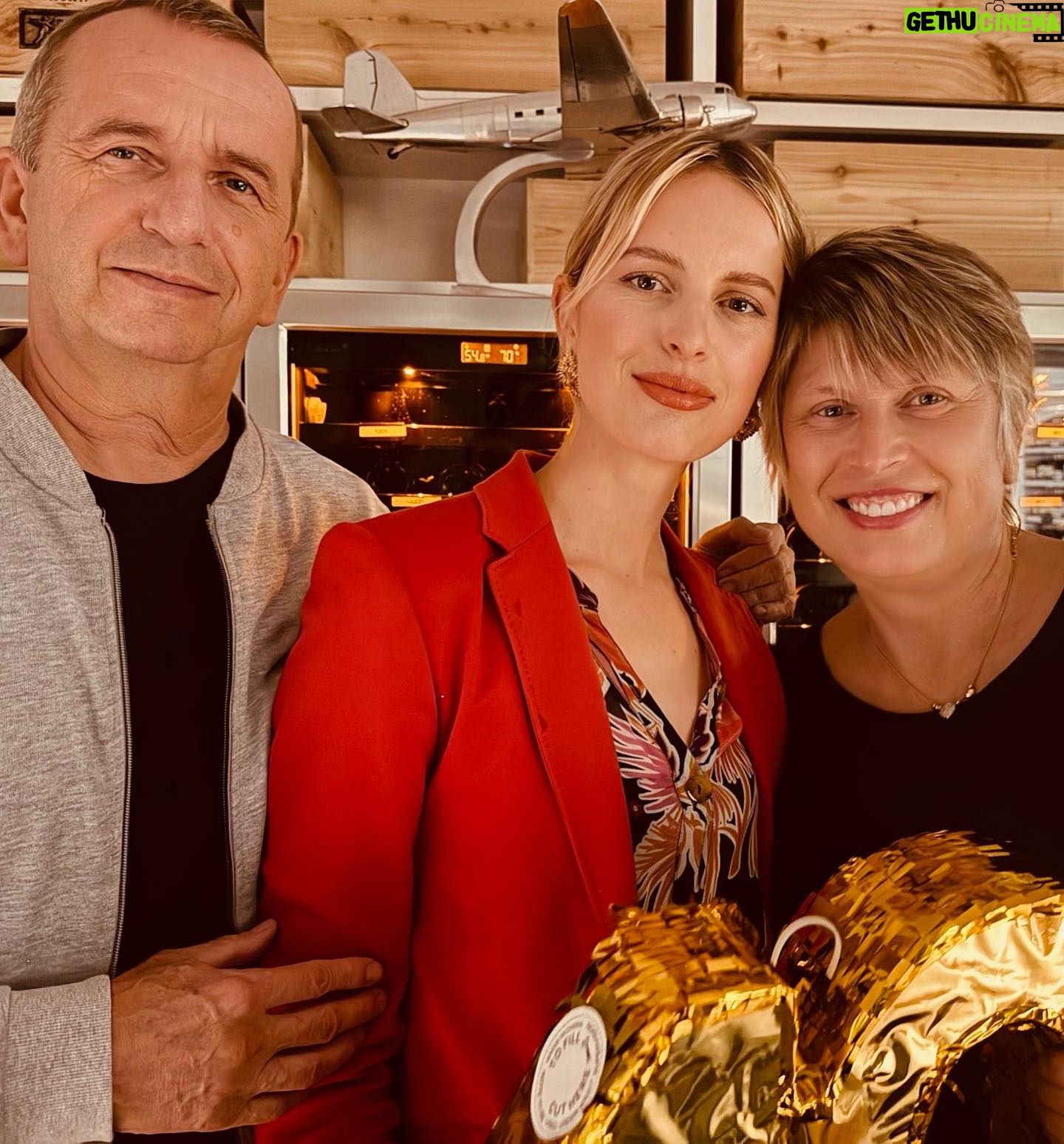 Karolína Kurková - 5.7K Likes - Birthday celebrations with family. ❤️✨🥂