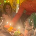 Karolína Kurková Instagram - Fun night out with friends celebrating my early birthday... special week ahead. Thank you Kim for organizing it ✨🎂 #indiannight #birthdaydinner #namaste