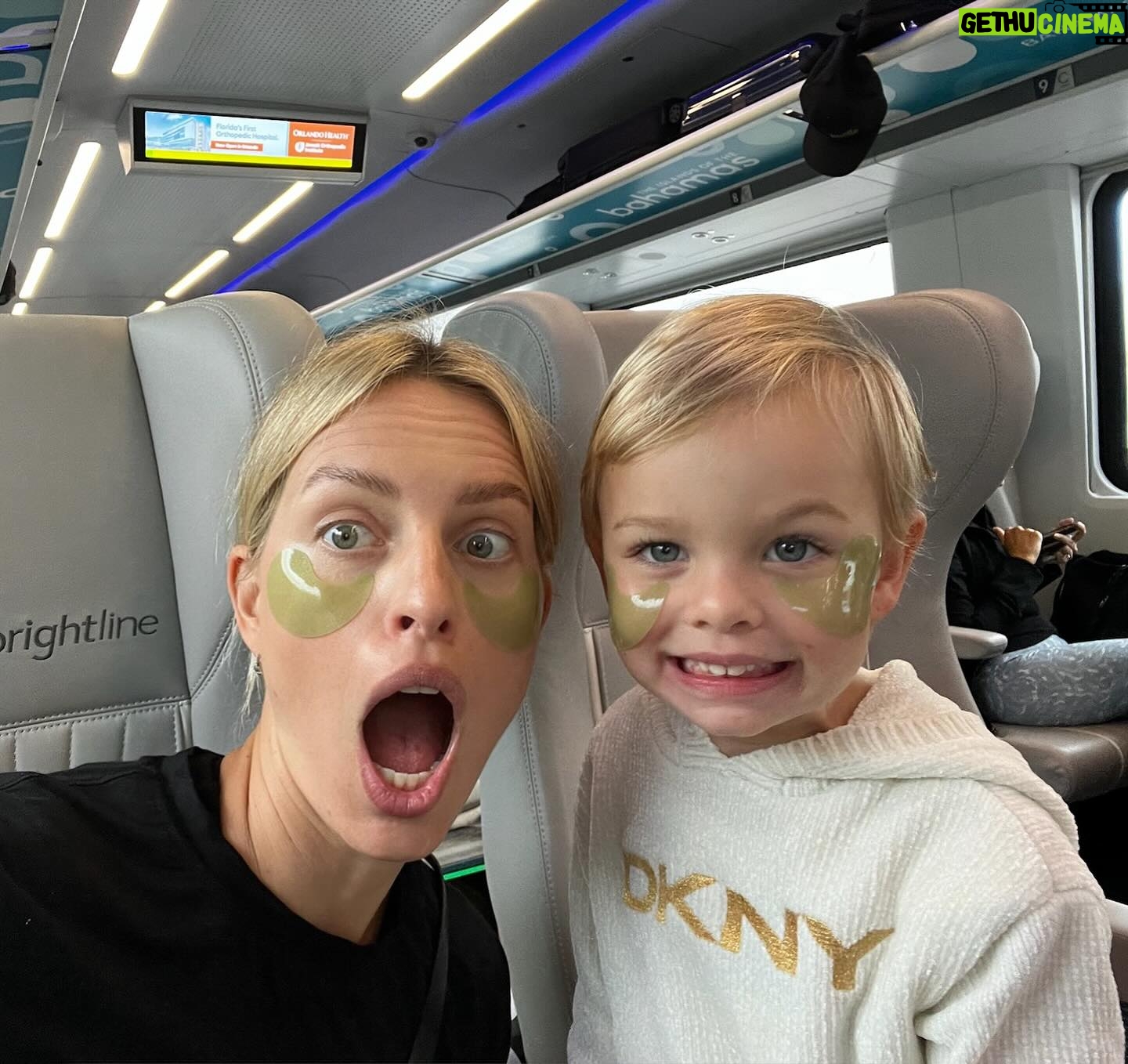 Karolína Kurková - 7.1K Likes - Guess where we're headed?? #springbreak #mostmagicalplaceonearth