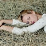 Karolína Kurková Instagram - Having a hay day... 🌾 These photos were taken in my grandma's village, Zeleznice where I spent every weekend and learned everything from my grandmother about her homemade remedies, making everything from scratch including making pickles, jams, compotes, gardening and running around in the nature. Moments I remember to this date as a little girl. @achtungmode📷