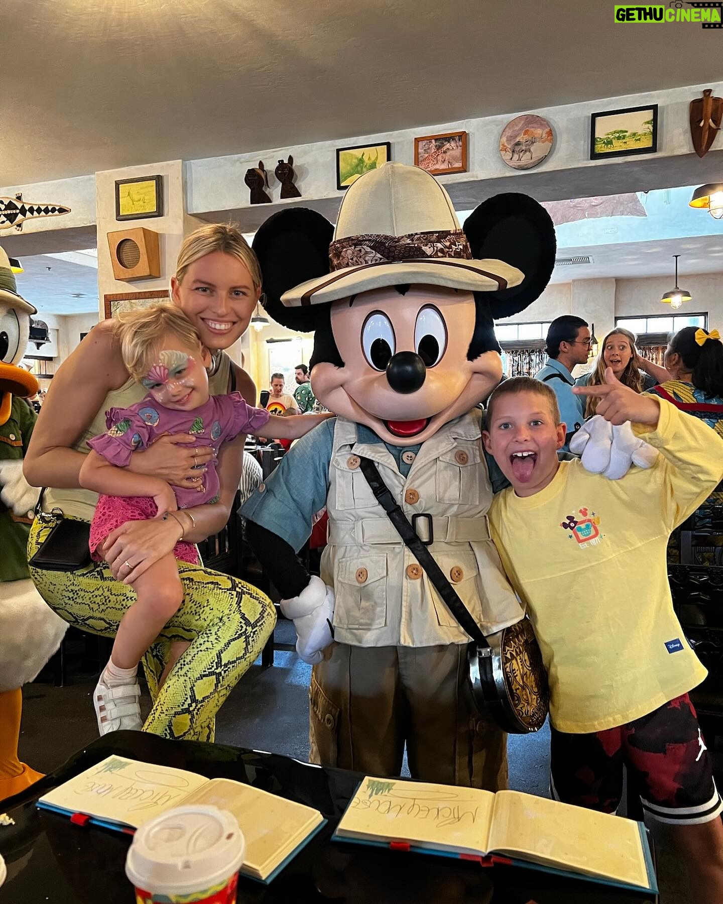 Karolína Kurková - 4.8K Likes - Most Magical Place on Earth! 🩵✨"If you can dream it, you can do it." - Walt Disney #bippidiboppidiboo #springbreak #disneyworld #memories
A big thank you to @madeover.travels for helping us plan and have the best time at Disneyworld!