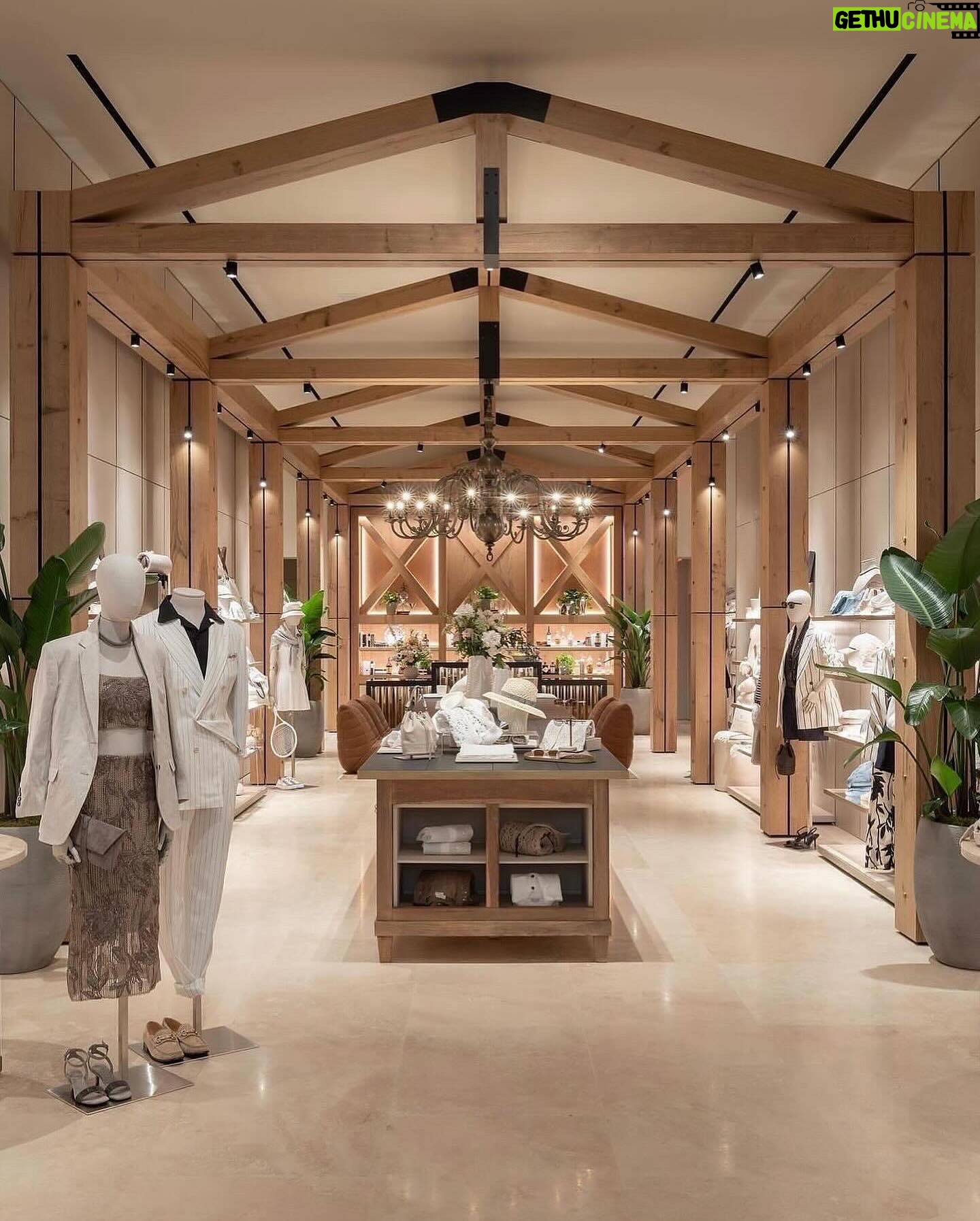 Karolína Kurková - 2.6K Likes - A warm welcome for @brunellocucinelli_brand newest opening. Congrats on a beautiful store and location, thank you for including me in the celebration! 🥂 @brunellocucinelli @miamidesigndistrict