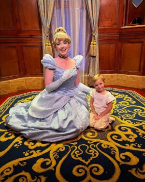 Karolína Kurková Instagram - Most Magical Place on Earth! 🩵✨"If you can dream it, you can do it." - Walt Disney #bippidiboppidiboo #springbreak #disneyworld #memories 

A big thank you to @madeover.travels for helping us plan and have the best time at Disneyworld!