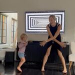 Karolína Kurková Instagram - This is how we blow off steam after a long day:) #danceparty #funmom #girlstime