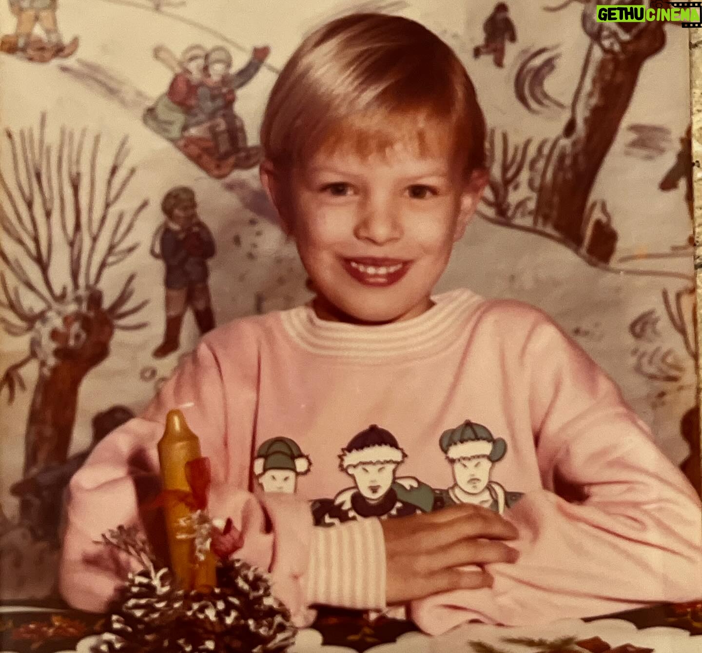 Karolína Kurková - 5.2K Likes - Message to my younger self:: Nothing worth having comes easy. My dad taught me from such an early age that a strong work ethic leads to a fulfilling and happy life. Playing a sport and being competitive also taught me the very valuable lesson of being disciplined and working hard. 🤍