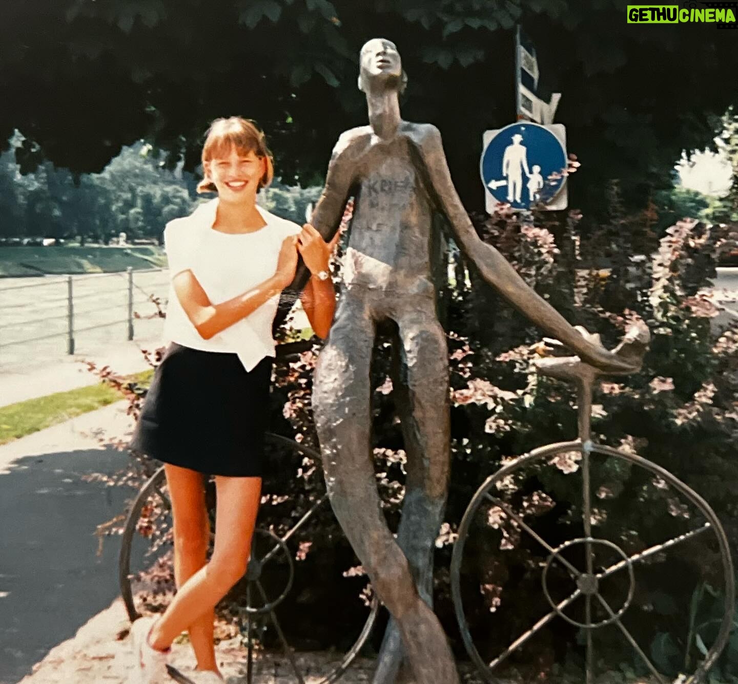 Karolína Kurková - 5.2K Likes - Message to my younger self:: Nothing worth having comes easy. My dad taught me from such an early age that a strong work ethic leads to a fulfilling and happy life. Playing a sport and being competitive also taught me the very valuable lesson of being disciplined and working hard. 🤍