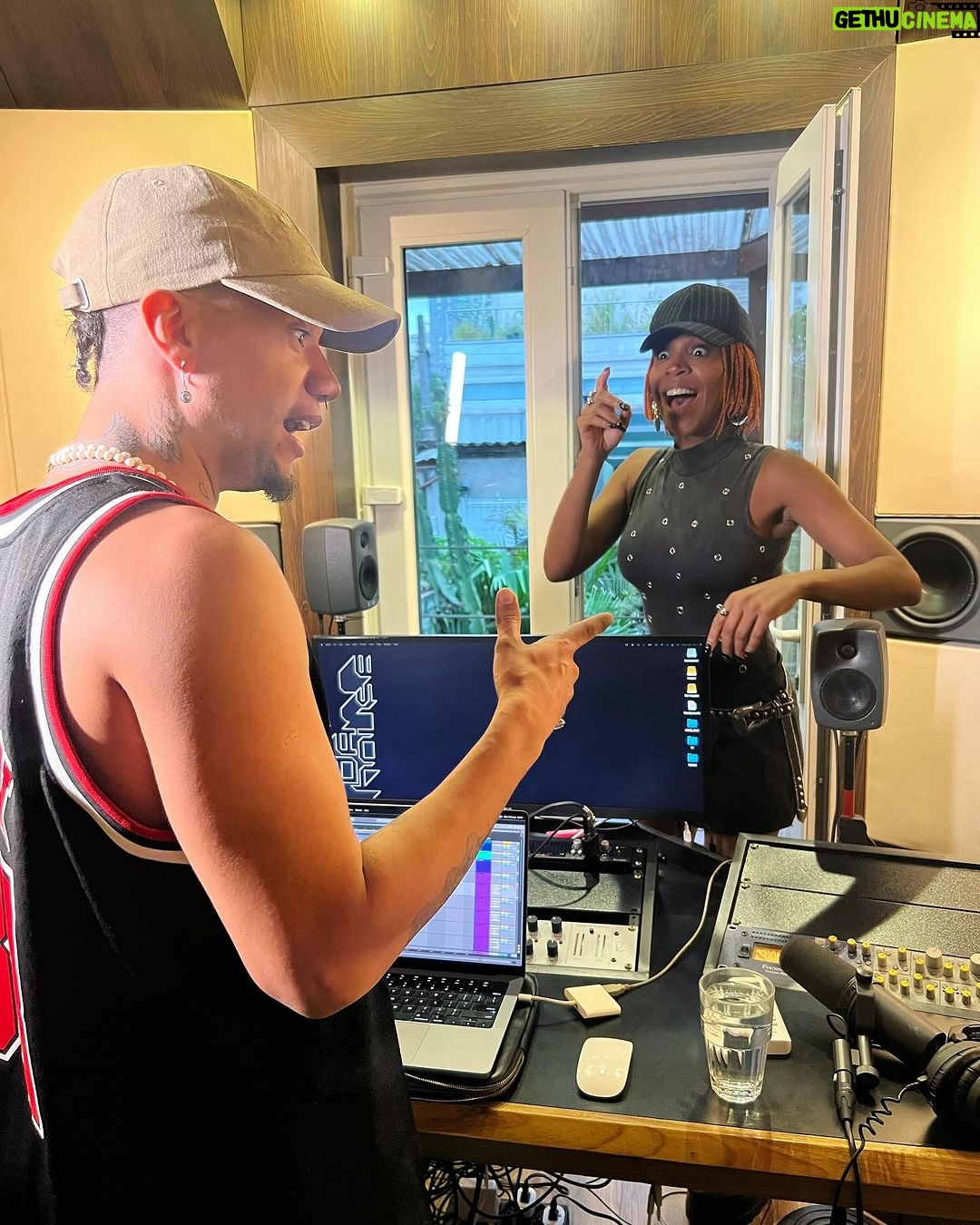 Karol Conká Instagram - Produzindo com o mestre @rafadiasdays