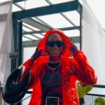 Karol Conká Instagram - #LOOK💅🏾 Quem é essa menina de vermelho?! É ela! Mamacita no #LollaBR 🚨🗣️ #LollaBRNoGloboplay