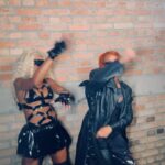 Karol Conká Instagram – Há 14 anos a nossa princesa @mcsoffia assistia o meu show no @sescpompeia, ela tinha apenas 5 anos. Chegou no meu camarim e, com os olhinhos brilhando, me disse que queria ser artista e cantar RAP.
Criamos uma conexão muito linda ao longo dos anos e tive o prazer de participar do seu show, na quinta-feira (11/01), no mesmo palco que ela me admirava quando criança. Foi muito emocionante.🥹
Hj sou eu que chego no camarim dela com olhos brilhando de tanta admiração.
Muito obrigada Soffiaaa, amo a sua existência e desejo muita proteção e que vc continue com a sua carreira bem bonitaaaa! ❤️