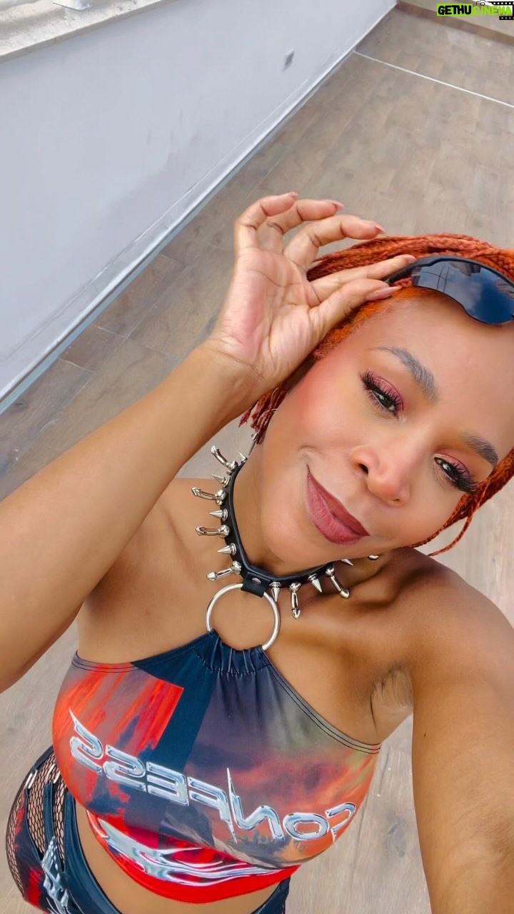 Karol Conká Instagram - “Sou raridade, cara! Mereço ser cortejada.”