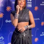 Karol Conká Instagram - Que noite maravilhosa tivemos ontem no @womensmusicevent. Já são 7 anos de história e muita admiração por todas as envolvidas. Essa premiação nos conecta, nos incentiva, nos regata e amplifica nosso pertencimento na cena musical. Tive a honra de mais uma vez subir no palco, abraçar a @pretagil e @larissaluzeluz e falar pra um público lindo e cheiroso. Fiquei emocionada em apresentar a categoria Revelação e anunciar a @uanamahin como vencedora. E que deliciosa a sensação de cantar num palco cheio de mulheres talentosas na banda e dividir os vocais com a @carolbiazin. Muito obrigadaa @pretagil, @moniquedardenne, @fatimapissarra, @clauassef. Parabéns por mais um anooo! ❤️🙌🏾