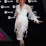 Karol Conká Instagram - Ontem fui curtir a festa do @spotifybrasil, encontrei minhas amigas, paquerei bastante, dancei muito e preguei a palavra de Negona pra todo mundo que vinha falar comigo. Bum!