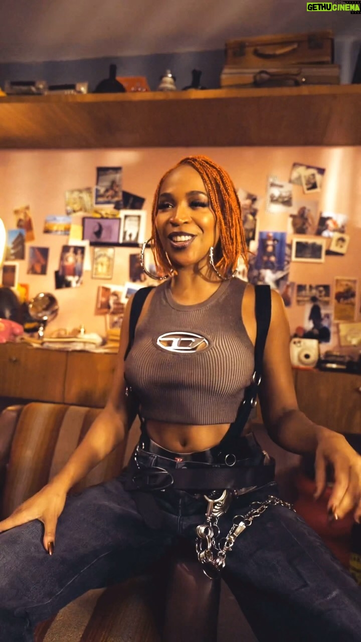 Karol Conká Instagram - Já assistiu NEGONA hj? Link na bio. 🔥