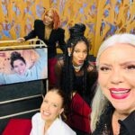 Karol Conká Instagram - Ontem fui bem bonita de @muglerofficial no Programa Saia Justa no @gnt. Eu adorei os temas e me diverti muito com as trocas que tivemos. Foi um prazer enorme estar junto com mulheres tão inteligentes e admiráveis. ❤️ Styling: @dariomittmann Foto: @gnt