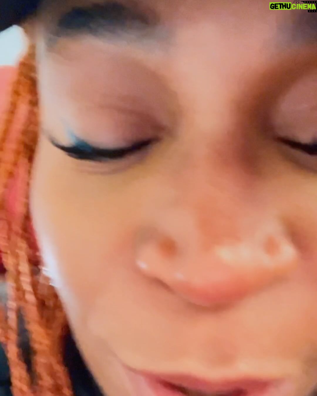 Karol Conká Instagram - Hey, Nataal! Já cheguei, estamos animados. Já fui dar uma olhada no palco do @festivalmada, passei o som com a minha equipe e me sinto pronta pra fazer um show energizante. Separa o seu look de festival e bora encontrar comigoan mais tarde. ❤️🔥 Ponta Negra, Rio Grande Do Norte, Brazil
