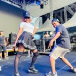 Karol Conká Instagram – Hey, Nataal! Já cheguei, estamos animados.  Já fui dar uma olhada no palco do @festivalmada, passei o som com a minha equipe e me sinto pronta pra fazer um show energizante. Separa o seu look de festival e bora encontrar comigoan mais tarde. ❤️‍🔥 Ponta Negra, Rio Grande Do Norte, Brazil