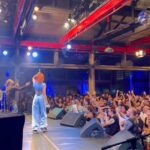 Karol Conká Instagram - Ontem fiz uma participação no show dos meus amigos do @attooxxa no @sescpompeia. Foi uma delíciaaa. Amo esses meninos e estar junto com eles sempre me deixa energizada. ❤️