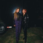 Karol Conká Instagram - União de forças, vibrações e rimas. Quando duas gerações de mulheres do Hip Hop se encontram para escrever juntas mais um capítulo da história. 🎤🔥 foi incrível @karolconka 🖤