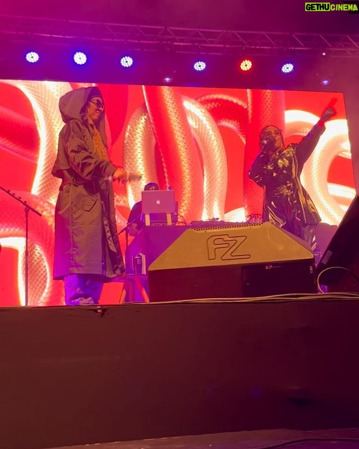 Karol Conká Instagram - Foi uma delícia participar do show da musa @negrali no @sescmogidascruzes ❤️✨