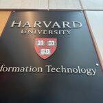 Karol Conká Instagram - Issoan, bem bonita aqui fora com os preciosos @kond e @euxama em Harvard. Boston, Massachusetts, USA
