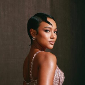 Karrueche Tran Instagram - GOLDPARTY 🪩

@gracebalsamomakeup 
@yuichi_ishida_hair 
@bryonjavar 
Dress: @georgeshobeika 
Jewelry: @a.jaffe @brosway 
Shoes: @maisonernest 

📸 @tyrenredd