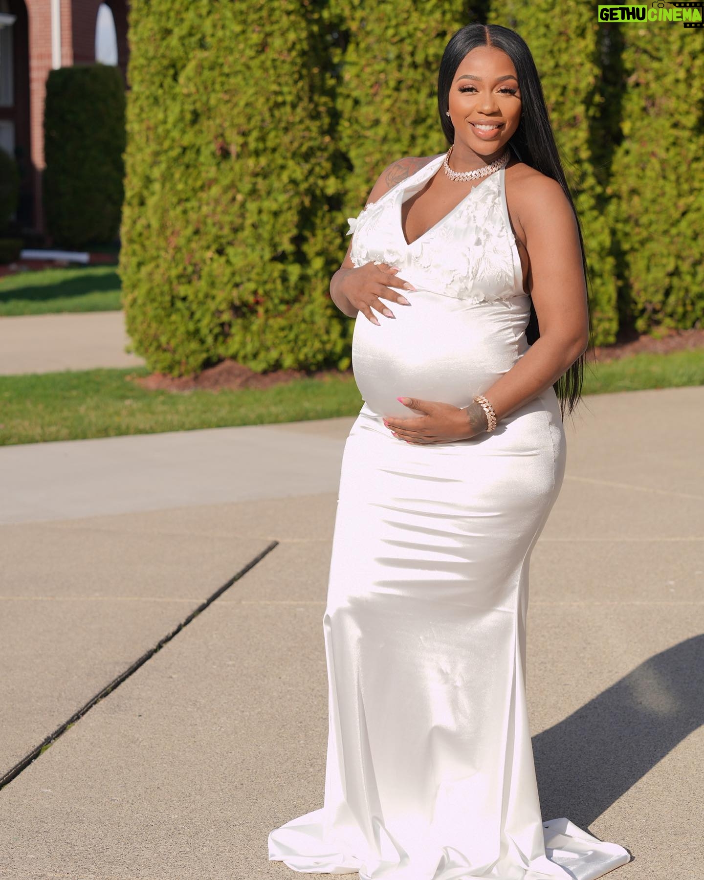 Kash Doll Instagram - My family and friends don’t play about me! Second Sprinkle that weekend, thanks Sunshine I love you!! I love everybody thanks for coming 💚 @fashionnova #fashionnovapartner