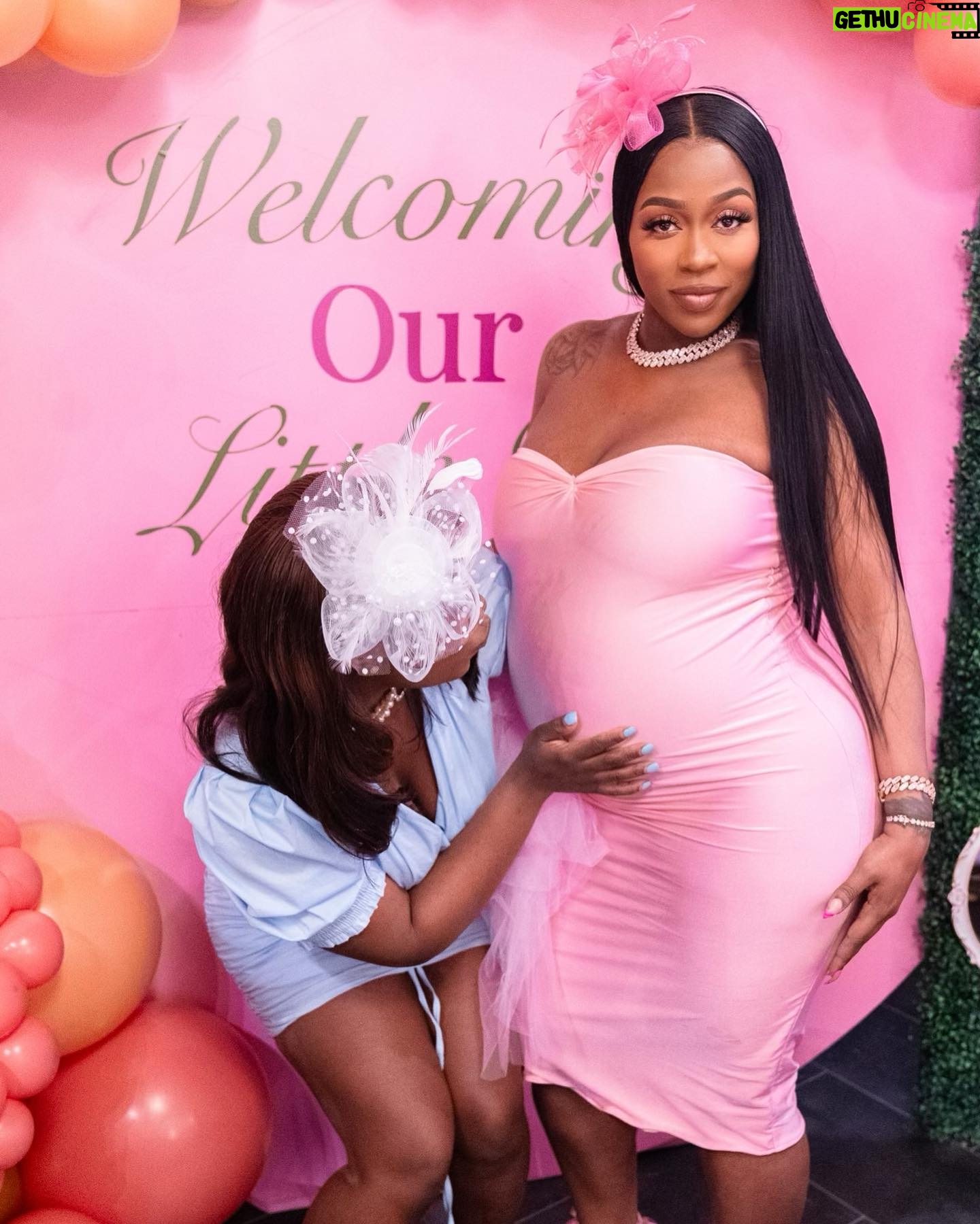 Kash Doll Instagram - Had a good time at the KlariTEA Party 💕☕️ my girls did their Big 1 My sister forgot my dress in atl so the best @cdkkreations made my dress in 20 mins right before i walked in thank u boookah 💋 📸 @bookwitbenji_