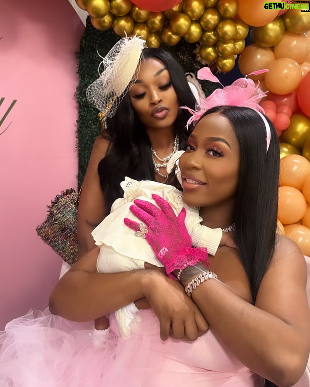 Kash Doll Instagram - Had a good time at the KlariTEA Party 💕☕️ my girls did their Big 1 My sister forgot my dress in atl so the best @cdkkreations made my dress in 20 mins right before i walked in thank u boookah 💋 📸 @bookwitbenji_