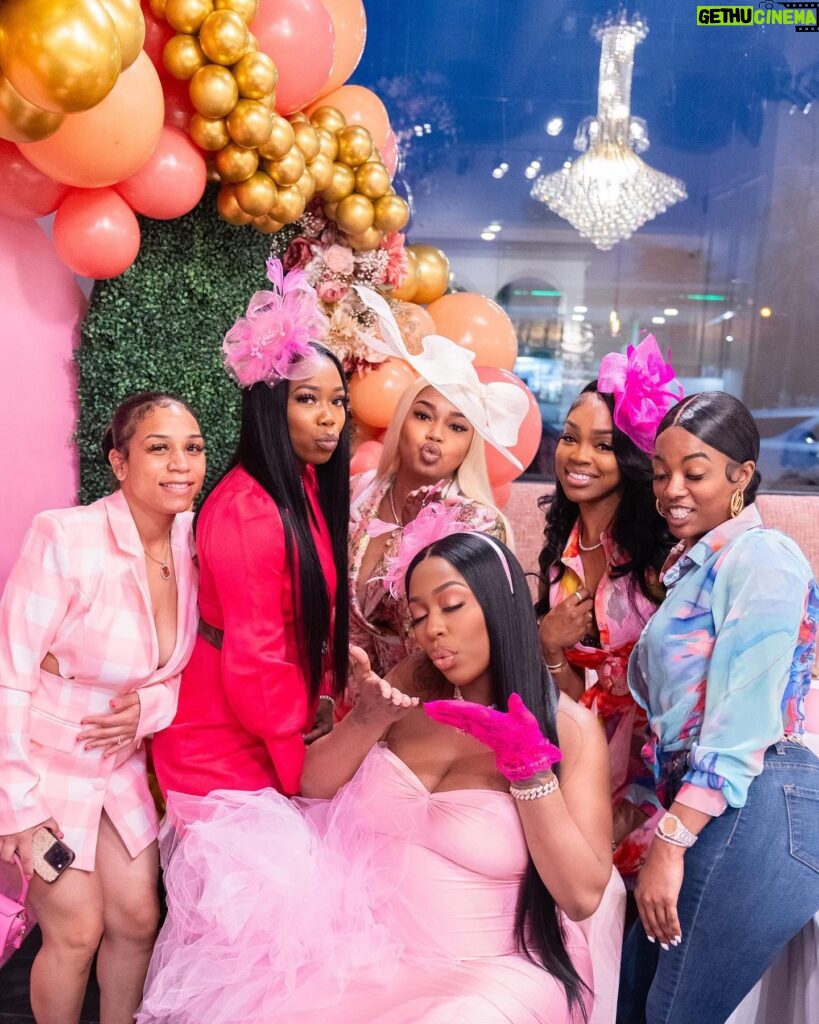 Kash Doll Instagram - Had a good time at the KlariTEA Party 💕☕️ my girls did their Big 1 My sister forgot my dress in atl so the best @cdkkreations made my dress in 20 mins right before i walked in thank u boookah 💋 📸 @bookwitbenji_