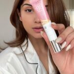 Kashmira Pardesi Instagram - #Ad This is for all the bridesmaids🙋🏻‍♀ Are you ready to elevate your glow game and steal the spotlight alongside the bride? Introducing @pondsindia BB cream, your secret weapon for that perfect light makeup glow & instant coverage! From the early morning prep to the late-night dance floor, this beauty essential keeps you looking fresh and fabulous all day long.🙌🏻 Try now and thank me later ✌🏻 #Ad #Sponsored #PondsCollab #pondsbbcream #ChoteMeethePalKaGlow