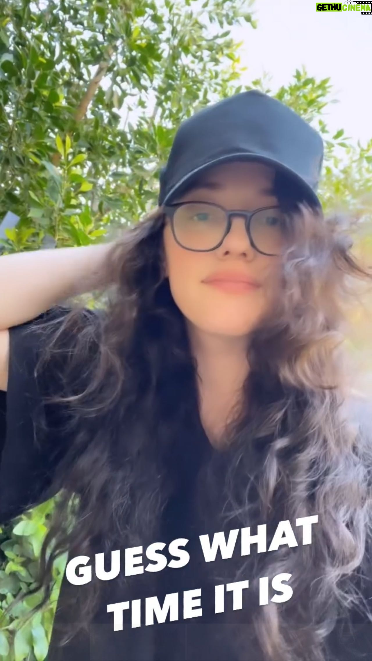 Kat Dennings Instagram - SPRINGTIME ALERT 🚨