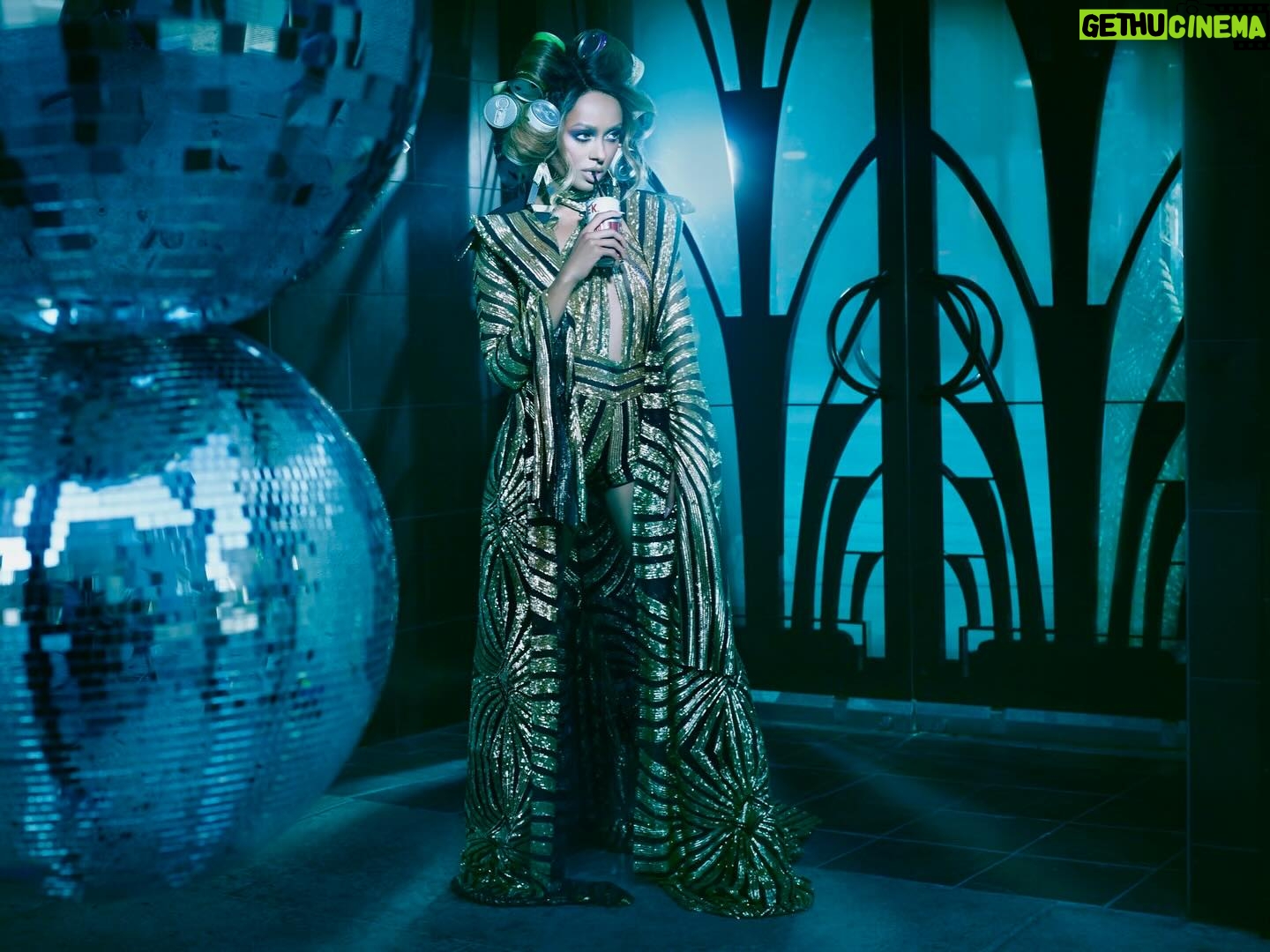 Kat Graham Instagram - In honor of my disco era and Miss Ross here’s a throwback to the Love Music Funk Magic album shot by @randeestnicholas 🕺🏽🪩💕✨